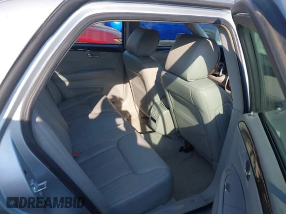 ✅ 2010 Cadillac DTS 1SC • VIN: 1G6KD5EYXAU132947 • Lot: 43488662. Wystawiony na IAAI z przebiegiem 124 097 mil. Bezpłatny archiwum sprzedaży aukcyjnych z USA i szczegółowy raport historii pojazdu na DreamBid. Zdjęcie 8.