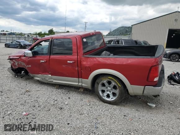 ✅ 2009 Dodge 1500 Laramie • VIN: 1D3HV13T89S799521 • Lot: 57777505. Wystawiony na Copart z przebiegiem Nie podano. Bezpłatny archiwum sprzedaży aukcyjnych z USA i szczegółowy raport historii pojazdu na DreamBid. Zdjęcie 2.