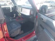 ✅ 2025 Ford Bronco Heritage Edition • VIN: 1FMEE4DPXSLA56580 • Лот: 43702576. Опубликован ранее на IAAI с пробегом 776 миль. Бесплатный доступ к архиву аукционных продаж из США и подробный отчёт об истории автомобиля на DreamBid. Изображение 5.