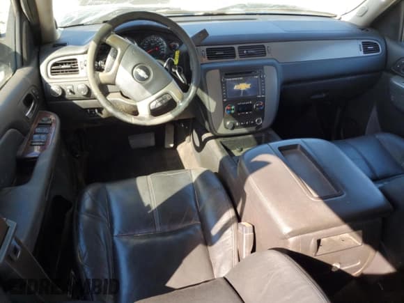 ✅ 2013 Chevrolet Silverado 2500HD LTZ • VIN: 1GC1KYC81DF195074 • Lot: 81772875. Wystawiony na Copart z przebiegiem 257 121 mil. Bezpłatny archiwum sprzedaży aukcyjnych z USA i szczegółowy raport historii pojazdu na DreamBid. Zdjęcie 8.