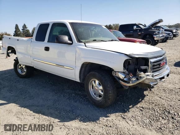✅ 2003 GMC Sierra 1500 • VIN: 1GTEC19T83E282430 • Лот: 72967264. Опубликован ранее на Copart с пробегом 81 356 миль. Бесплатный доступ к архиву аукционных продаж из США и подробный отчёт об истории автомобиля на DreamBid. Изображение 4.