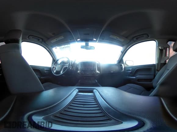 ✅ 2018 Chevrolet Silverado 1500 LT • VIN: 3GCPCREC6JG482791 • Lot: 43519455. Wystawiony na IAAI z przebiegiem 174 730 mil. Bezpłatny archiwum sprzedaży aukcyjnych z USA i szczegółowy raport historii pojazdu na DreamBid. Zdjęcie 17.