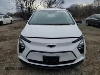✅ 2022 Chevrolet Bolt EV 1LT • VIN: 1G1FW6S04N4128193 • Lot: 43833715. Wystawiony na Copart z przebiegiem 59 685 mil. Bezpłatny archiwum sprzedaży aukcyjnych z USA i szczegółowy raport historii pojazdu na DreamBid. Zdjęcie 5.