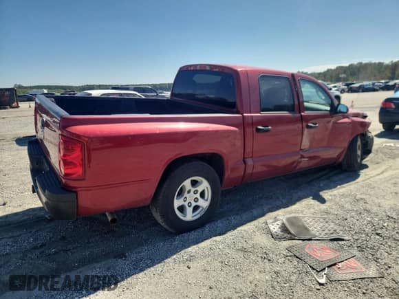 ✅ 2006 Dodge Dakota ST • VIN: 1D7HE28N46S645186 • Lot: 81959105. Wystawiony na Copart z przebiegiem 189 640 mil. Bezpłatny archiwum sprzedaży aukcyjnych z USA i szczegółowy raport historii pojazdu na DreamBid. Zdjęcie 3.