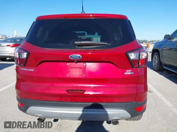 ✅ 2017 Ford Escape SE • VIN: 1FMCU9G9XHUE08239 • Lot: 42326698. Wystawiony na IAAI z przebiegiem 96 471 mil. Bezpłatny archiwum sprzedaży aukcyjnych z USA i szczegółowy raport historii pojazdu na DreamBid. Zdjęcie 16.