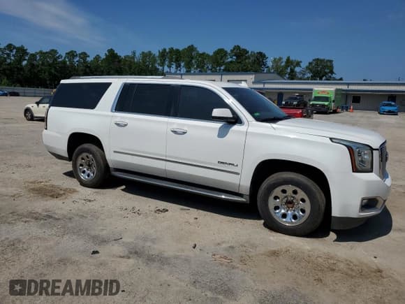 ✅ 2016 GMC Yukon XL Denali • VIN: 1GKS1HKJ5GR433222 • Lot: 68948295. Wystawiony na Copart z przebiegiem 118 050 mil. Bezpłatny archiwum sprzedaży aukcyjnych z USA i szczegółowy raport historii pojazdu na DreamBid. Zdjęcie 4.