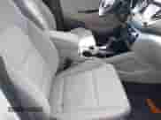 2018 Hyundai Tucson SEL z VIN KM8J3CA40JU702923, wystawiony jako IAAI lot #42997284 z przebiegiem 182 142 mil mil oraz . Historia ofert i sprzedaży dostępna na DreamBid. Obrazek 5.