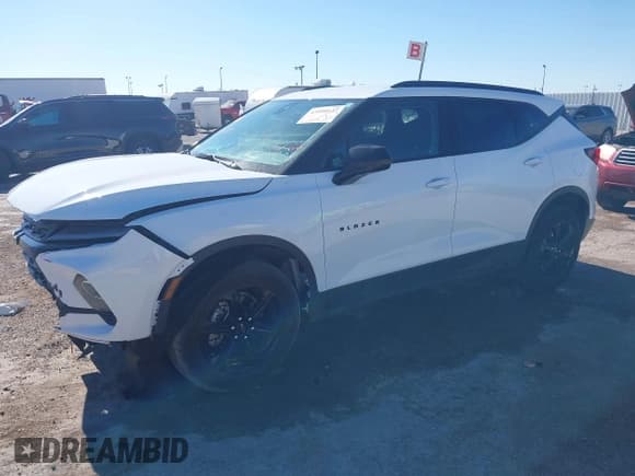 ✅ 2024 Chevrolet Blazer LT • VIN: 3GNKBCR41RS269163 • Lot: 43599137. Listed on IAAI with 21,760 mi. Free auction sales archive from the USA and detailed vehicle history report at DreamBid. Image 17.