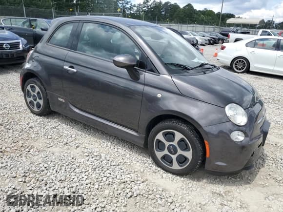 ✅ 2016 FIAT 500e • VIN: 3C3CFFGE1GT221897 • Lot: 65988905. Listed on Copart with 60,354 mi. Free auction sales archive from the USA and detailed vehicle history report at DreamBid. Image 4.