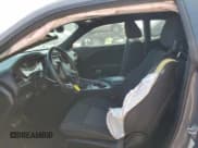 ✅ 2018 Dodge Challenger T/A • VIN: 2C3CDZBT2JH311606 • Lot: 43788383. Wystawiony na Copart z przebiegiem 19 862 mil. Bezpłatny archiwum sprzedaży aukcyjnych z USA i szczegółowy raport historii pojazdu na DreamBid. Zdjęcie 7.