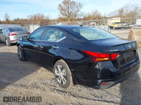 ✅ 2019 Nissan Altima S • VIN: 1N4BL4BV4KC111660 • Lot: 43579164. Listed on IAAI with 155,876 mi. Free auction sales archive from the USA and detailed vehicle history report at DreamBid. Image 3.