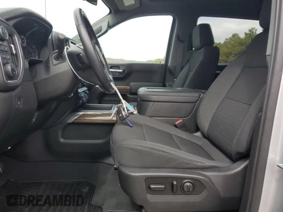 ✅ 2021 Chevrolet Silverado 1500 RST • VIN: 1GCUYEED3MZ335743 • Lot: 70964664. Wystawiony na Copart z przebiegiem 30 725 mil. Bezpłatny archiwum sprzedaży aukcyjnych z USA i szczegółowy raport historii pojazdu na DreamBid. Zdjęcie 7.