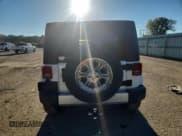 ✅ 2010 Jeep Wrangler Unlimited Sahara • VIN: 1J4HA5H19AL214182 • Lot: 91883275. Wystawiony na Copart z przebiegiem 227 656 mil. Bezpłatny archiwum sprzedaży aukcyjnych z USA i szczegółowy raport historii pojazdu na DreamBid. Zdjęcie 6.