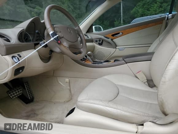 ✅ 2004 Mercedes-Benz SL 500 • VIN: WDBSK75F74F072792 • Лот: 62934285. Опубликован ранее на Copart с пробегом Не указан. Бесплатный доступ к архиву аукционных продаж из США и подробный отчёт об истории автомобиля на DreamBid. Изображение 7.