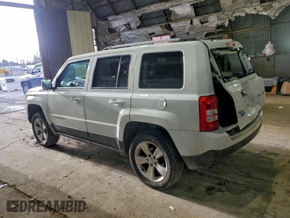 ✅ 2016 Jeep Patriot High Altitude • VIN: 1C4NJRFB6GD501204 • Lot: 94184195. Wystawiony na Copart z przebiegiem 124 220 mil. Bezpłatny archiwum sprzedaży aukcyjnych z USA i szczegółowy raport historii pojazdu na DreamBid. Zdjęcie 2.