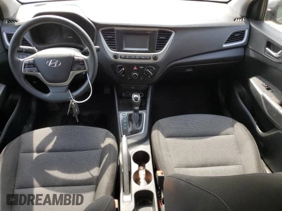 2018 Hyundai Accent SEL z VIN 3KPC24A3XJE007540, wystawiony jako Copart lot #52873853 z przebiegiem 76 039 mil mil oraz . Historia ofert i sprzedaży dostępna na DreamBid. Obrazek 8.