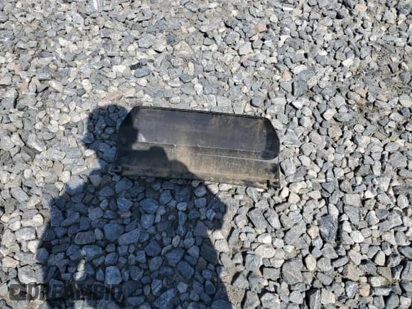 ✅ 2024 GMC Yukon SLT • VIN: 1GKS1BKT6RR172801 • Лот: 64957005. Опубликован ранее на Copart с пробегом 27 012 миль. Бесплатный доступ к архиву аукционных продаж из США и подробный отчёт об истории автомобиля на DreamBid. Изображение 13.