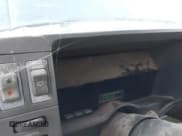 ✅ 1993 GMC Jimmy Diamond Edition Luxury • VIN: 1GKDT13W3P2537947 • Lot: 41949379. Wystawiony na IAAI z przebiegiem Nie podano. Bezpłatny archiwum sprzedaży aukcyjnych z USA i szczegółowy raport historii pojazdu na DreamBid. Zdjęcie 7.