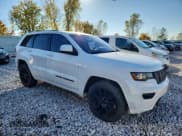 ✅ 2018 Jeep Grand Cherokee Altitude • VIN: 1C4RJFAG7JC334187 • Lot: 87098305. Wystawiony na Copart z przebiegiem 142 493 mil. Bezpłatny archiwum sprzedaży aukcyjnych z USA i szczegółowy raport historii pojazdu na DreamBid. Zdjęcie 4.