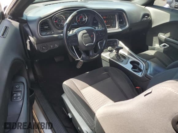 ✅ 2016 Dodge Challenger SXT • VIN: 2C3CDZAGXGH185427 • Lot: 68771154. Wystawiony na Copart z przebiegiem 122 693 mil. Bezpłatny archiwum sprzedaży aukcyjnych z USA i szczegółowy raport historii pojazdu na DreamBid. Zdjęcie 8.