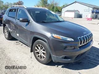 ✅ 2016 Jeep Cherokee Latitude • VIN: 1C4PJMCS8GW331285 • Лот: 43332033. Опубликован ранее на IAAI с пробегом 166 786 миль. Бесплатный доступ к архиву аукционных продаж из США и подробный отчёт об истории автомобиля на DreamBid. Изображение 1.