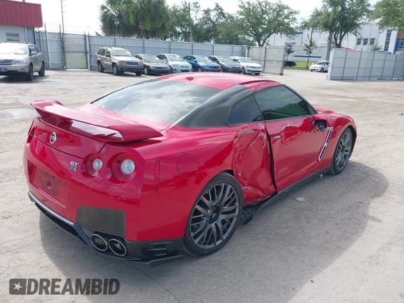 ✅ 2015 Nissan GT-R Premium • VIN: JN1AR5EF9FM281594 • Lot: 42447258. Wystawiony na IAAI z przebiegiem 44 549 mil. Bezpłatny archiwum sprzedaży aukcyjnych z USA i szczegółowy raport historii pojazdu na DreamBid. Zdjęcie 4.