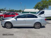 ✅ 2012 Volkswagen Jetta SEL • VIN: 3VWLP7AJ3CM400173 • Лот: 41897194. Опубликован ранее на IAAI с пробегом 162 184 миль. Бесплатный доступ к архиву аукционных продаж из США и подробный отчёт об истории автомобиля на DreamBid. Изображение 14.