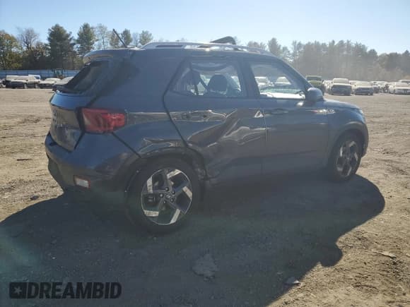 ✅ 2024 Hyundai Venue Limited • VIN: KMHRC8A34RU298687 • Lot: 77644094. Listed on Copart with 33,437 mi. Free auction sales archive from the USA and detailed vehicle history report at DreamBid. Image 3.