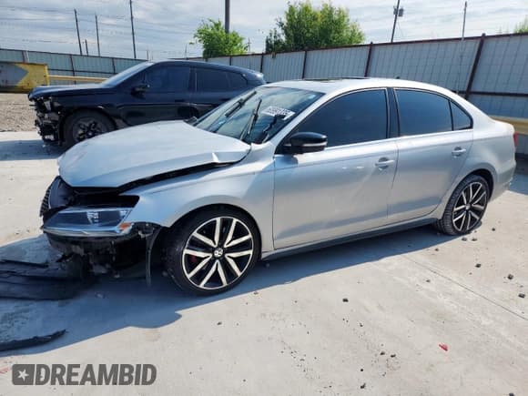 ✅ 2013 Volkswagen Jetta Autobahn • VIN: 3VW467AJ0DM248300 • Lot: 60991335. Wystawiony na Copart z przebiegiem 133 270 mil. Bezpłatny archiwum sprzedaży aukcyjnych z USA i szczegółowy raport historii pojazdu na DreamBid. Zdjęcie 1.