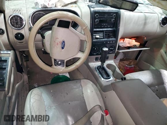 ✅ 2006 Ford Explorer XLT • VIN: 1FMEU73866UA07827 • Лот: 46151125. Опубликован ранее на Copart с пробегом 219 598 миль. Бесплатный доступ к архиву аукционных продаж из США и подробный отчёт об истории автомобиля на DreamBid. Изображение 8.