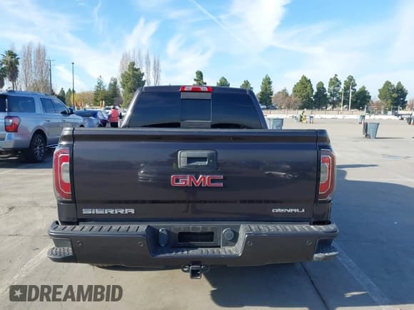 ✅ 2016 GMC Sierra 1500 Denali • VIN: 3GTP1PEC0GG190167 • Lot: 41260976. Listed on IAAI with 143,430 mi. Free auction sales archive from the USA and detailed vehicle history report at DreamBid. Image 17.