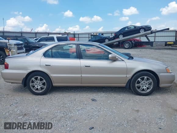 ✅ 2000 Acura TL • VIN: 19UUA5660YA034387 • Lot: 42993062. Listed on IAAI with 210,103 mi. Free auction sales archive from the USA and detailed vehicle history report at DreamBid. Image 13.