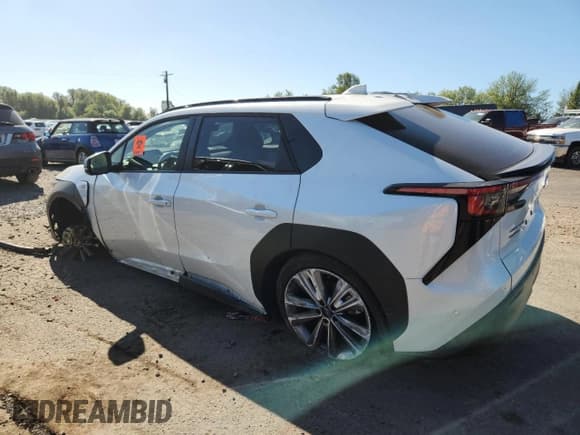 ✅ 2023 Subaru Solterra Premium • VIN: JTMABABAXPA037118 • Lot: 68747505. Wystawiony na Copart z przebiegiem 20 796 mil. Bezpłatny archiwum sprzedaży aukcyjnych z USA i szczegółowy raport historii pojazdu na DreamBid. Zdjęcie 2.