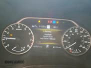 ✅ 2019 Nissan Maxima Platinum • VIN: 1N4AA6AV3KC374981 • Lot: 68926385. Wystawiony na Copart z przebiegiem 107 037 mil. Bezpłatny archiwum sprzedaży aukcyjnych z USA i szczegółowy raport historii pojazdu na DreamBid. Zdjęcie 9.