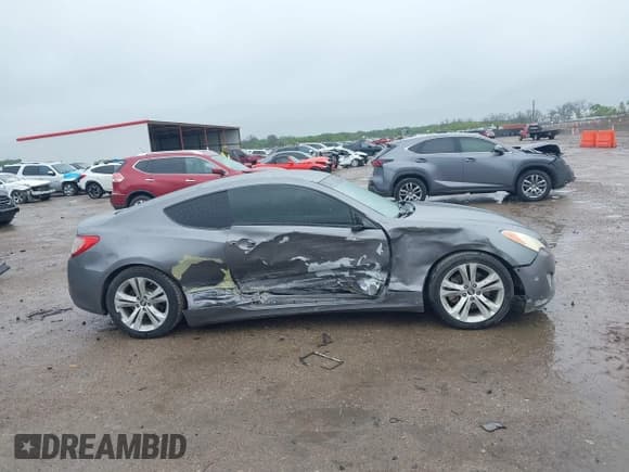 ✅ 2010 Hyundai Genesis Coupe • VIN: KMHHU6KH3AU008595 • Lot: 41967658. Wystawiony na IAAI z przebiegiem 174 161 mil. Bezpłatny archiwum sprzedaży aukcyjnych z USA i szczegółowy raport historii pojazdu na DreamBid. Zdjęcie 13.