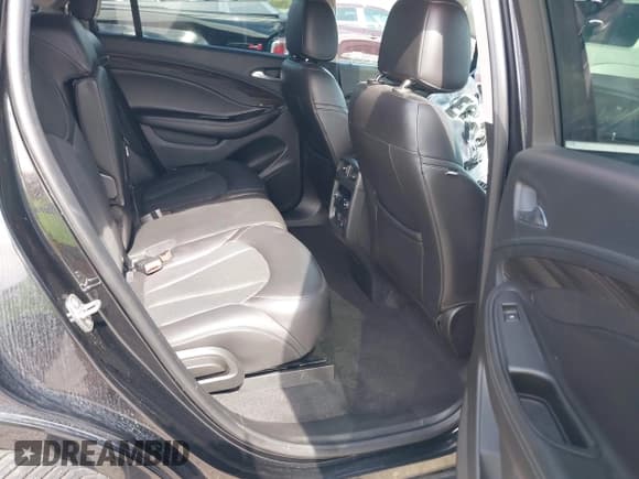 ✅ 2019 Buick Envision Premium • VIN: LRBFX3SX7KD023318 • Лот: 43474796. Опубликован ранее на IAAI с пробегом 54 399 миль. Бесплатный доступ к архиву аукционных продаж из США и подробный отчёт об истории автомобиля на DreamBid. Изображение 8.