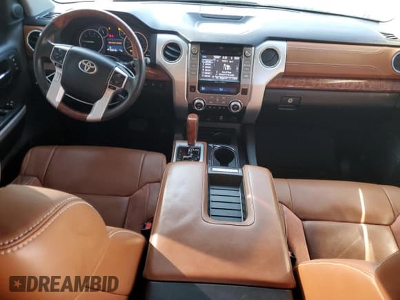 ✅ 2015 Toyota Tundra Platinum • VIN: 5TFGY5F14FX178112 • Lot: 79628704. Wystawiony na Copart z przebiegiem 120 310 mil. Bezpłatny archiwum sprzedaży aukcyjnych z USA i szczegółowy raport historii pojazdu na DreamBid. Zdjęcie 8.