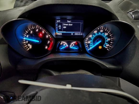 ✅ 2014 Ford Escape SE • VIN: 1FMCU9G93EUD91019 • Lot: 96346055. Wystawiony na Copart z przebiegiem 96 540 mil. Bezpłatny archiwum sprzedaży aukcyjnych z USA i szczegółowy raport historii pojazdu na DreamBid. Zdjęcie 9.