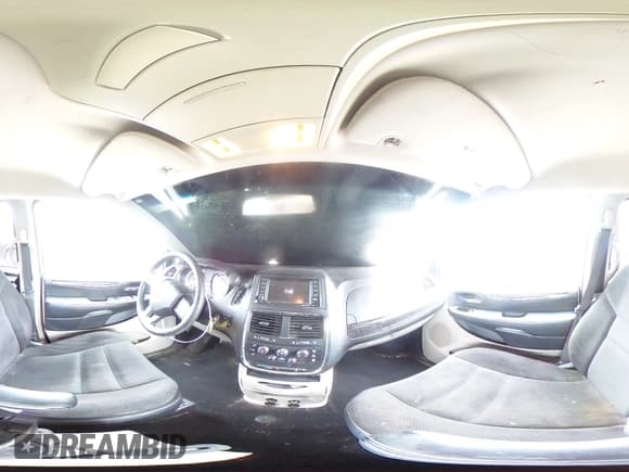 ✅ 2017 Dodge Grand Caravan SE • VIN: 2C4RDGBG5HR641421 • Lot: 85675055. Wystawiony na Copart z przebiegiem 107 328 mil. Bezpłatny archiwum sprzedaży aukcyjnych z USA i szczegółowy raport historii pojazdu na DreamBid. Zdjęcie 16.