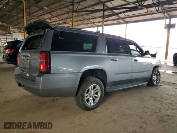 ✅ 2020 Chevrolet Suburban LT • VIN: 1GNSKHKC1LR156323 • Лот: 86182775. Опубликован ранее на Copart с пробегом Не указан. Бесплатный доступ к архиву аукционных продаж из США и подробный отчёт об истории автомобиля на DreamBid. Изображение 3.