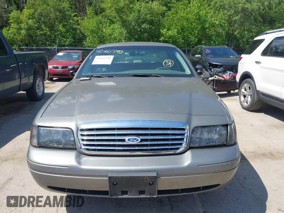 ✅ 2001 Ford Crown Victoria • VIN: 2FAFP72W31X188604 • Лот: 42661790. Опубликован ранее на IAAI с пробегом 149 450 миль. Бесплатный доступ к архиву аукционных продаж из США и подробный отчёт об истории автомобиля на DreamBid. Изображение 6.