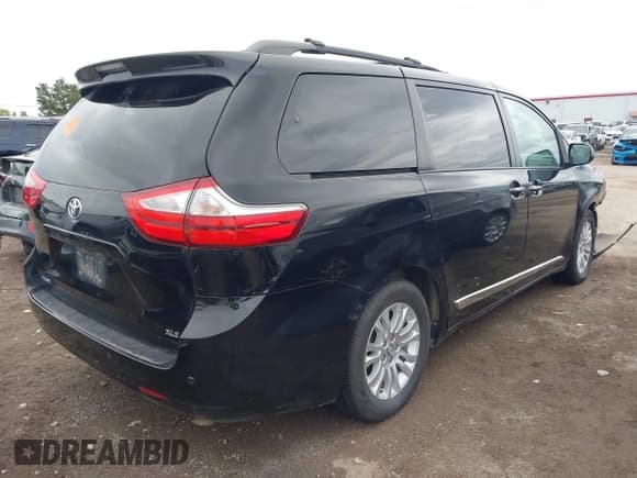 ✅ 2017 Toyota Sienna XLE Premium • VIN: 5TDYZ3DC5HS865165 • Lot: 43582538. Listed on IAAI with 114,475 mi. Free auction sales archive from the USA and detailed vehicle history report at DreamBid. Image 4.