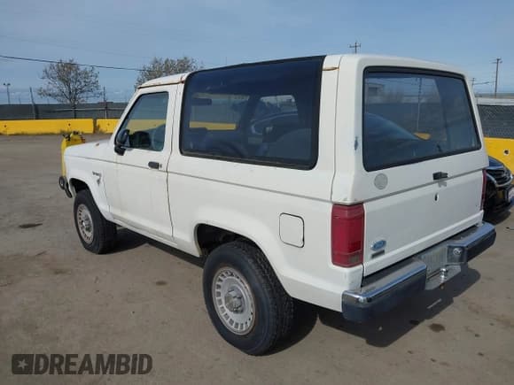 ✅ 1986 Ford Bronco • VIN: 1FMCU14T0GUC51692 • Лот: 41982392. Опубликован ранее на IAAI с пробегом 509 734 миль. Бесплатный доступ к архиву аукционных продаж из США и подробный отчёт об истории автомобиля на DreamBid. Изображение 3.