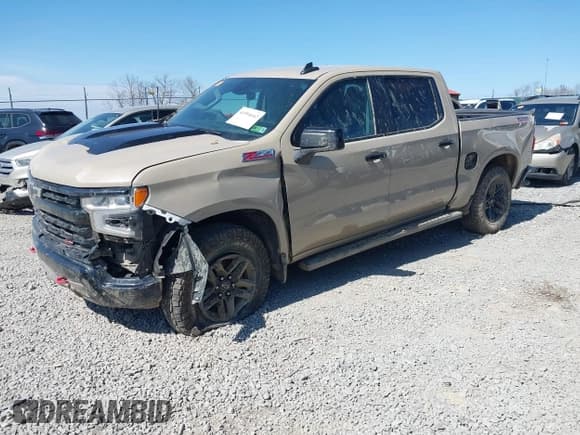 ✅ 2022 Chevrolet Silverado 1500 LT Trail Boss • VIN: 3GCUDFED1NG689442 • Lot: 41994642. Wystawiony na IAAI z przebiegiem 26 598 mil. Bezpłatny archiwum sprzedaży aukcyjnych z USA i szczegółowy raport historii pojazdu na DreamBid. Zdjęcie 20.