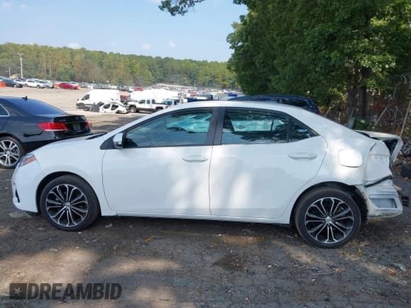 ✅ 2014 Toyota Corolla LE Premium • VIN: 5YFBURHE8EP135189 • Лот: 43246315. Опубликован ранее на IAAI с пробегом 109 896 миль. Бесплатный доступ к архиву аукционных продаж из США и подробный отчёт об истории автомобиля на DreamBid. Изображение 15.