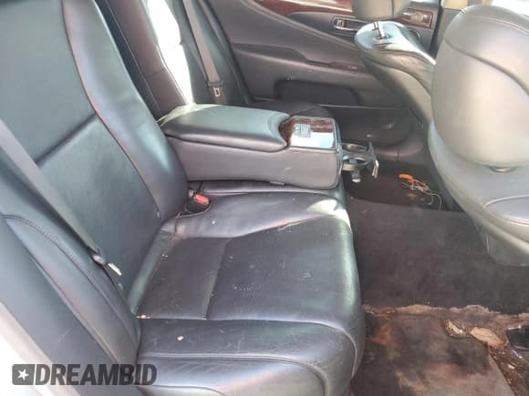 ✅ 2007 Lexus LS 460 L • VIN: JTHGL46F175010850 • Lot: 91517085. Listed on Copart with 215,006 mi. Free auction sales archive from the USA and detailed vehicle history report at DreamBid. Image 10.