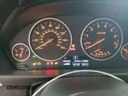 ✅ 2015 BMW 3 Series 328i • VIN: WBA3A5G59FNS91566 • Lot: 56054945. Wystawiony na Copart z przebiegiem 161 152 mil. Bezpłatny archiwum sprzedaży aukcyjnych z USA i szczegółowy raport historii pojazdu na DreamBid. Zdjęcie 9.