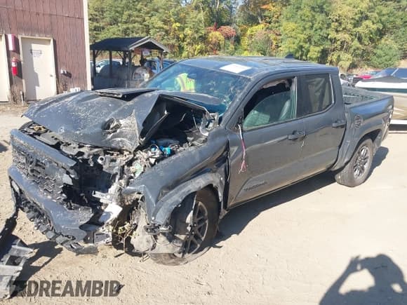 ✅ 2024 Toyota Tacoma TRD Sport • VIN: 3TYLB5JN0RT046974 • Лот: 43358735. Опубликован ранее на IAAI с пробегом 24 122 миль. Бесплатный доступ к архиву аукционных продаж из США и подробный отчёт об истории автомобиля на DreamBid. Изображение 2.