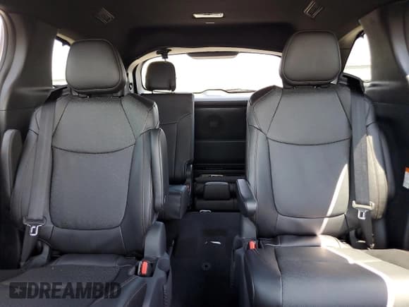 ✅ 2025 Toyota Sienna Platinum • VIN: 5TDESKFC1SS172664 • Лот: 66717935. Опубликован ранее на Copart с пробегом 3 769 миль. Бесплатный доступ к архиву аукционных продаж из США и подробный отчёт об истории автомобиля на DreamBid. Изображение 10.