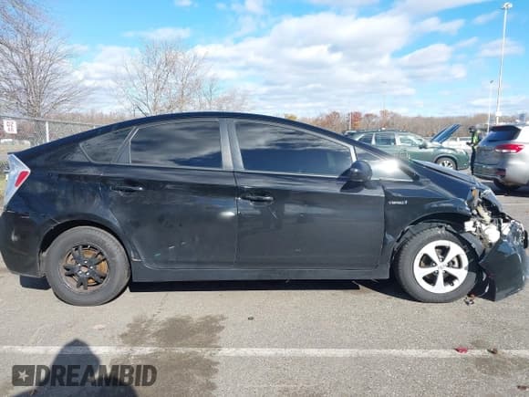 ✅ 2015 Toyota Prius Two • VIN: JTDKN3DU5F0416742 • Lot: 43709136. Listed on IAAI with 332,873 mi. Free auction sales archive from the USA and detailed vehicle history report at DreamBid. Image 13.